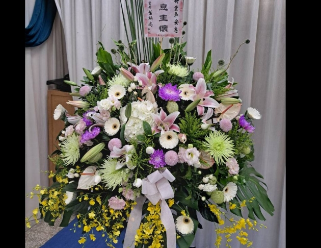 大方追思羅馬花柱