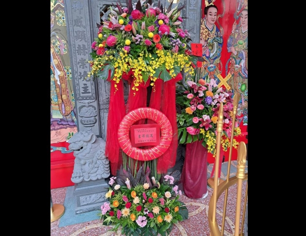 雙層神明敬獻花柱